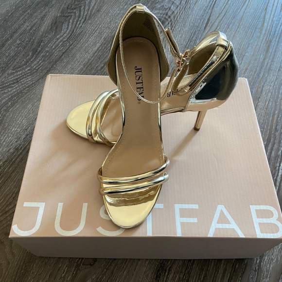 Gold strap heeled sandals - Picture 5 of 5